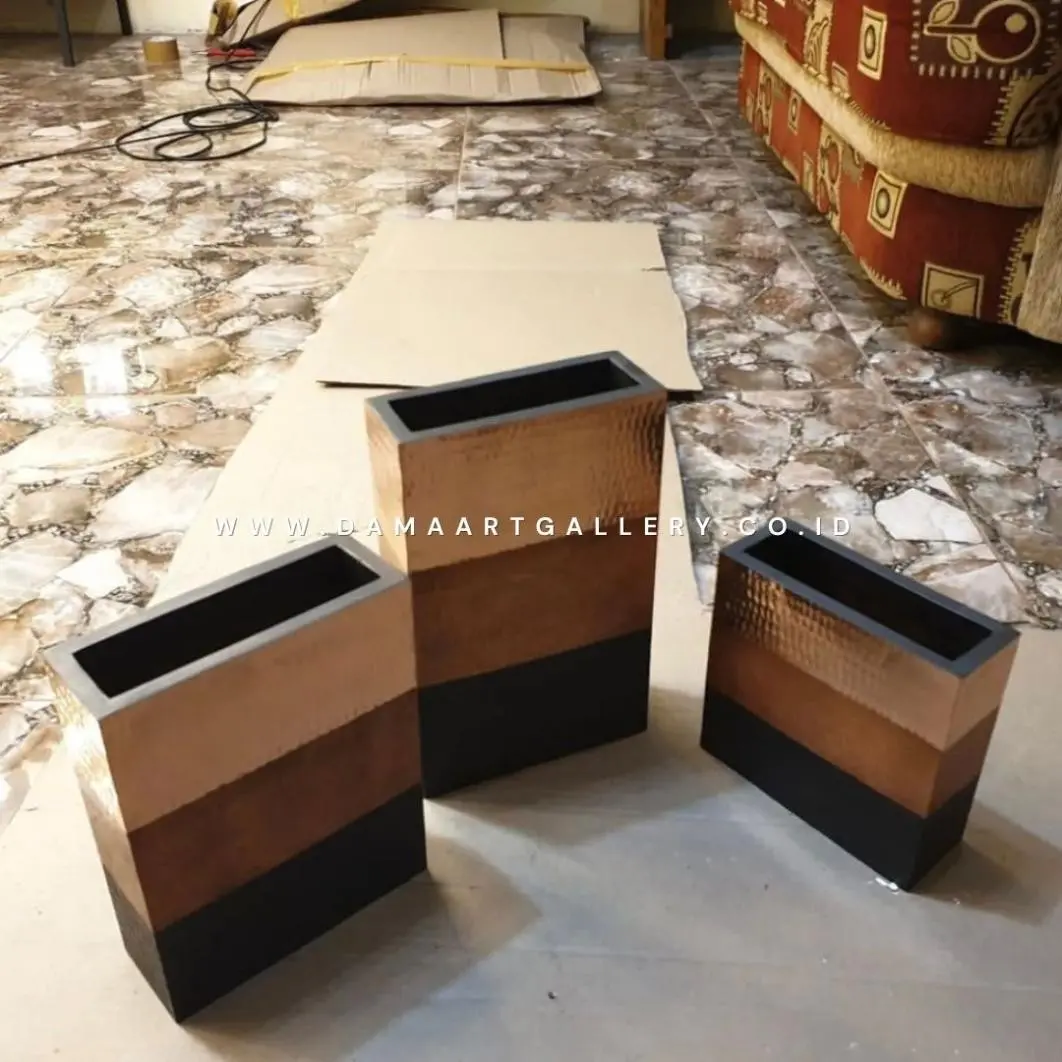 Vas Tembaga Klasik
